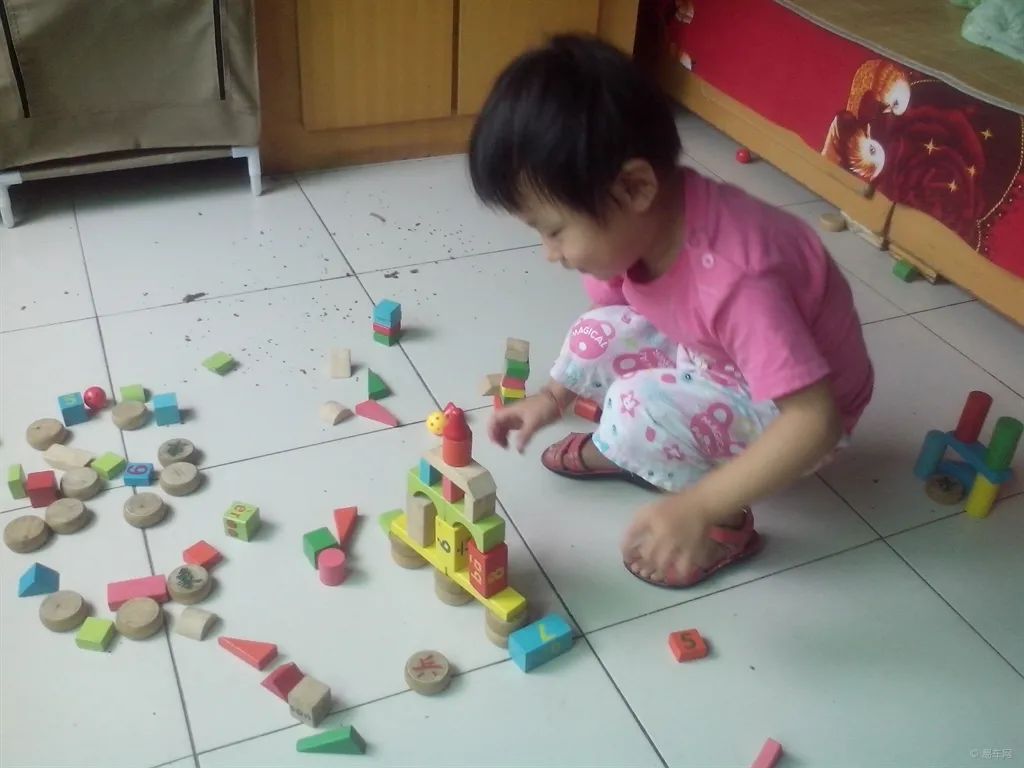什么玩具对小孩子大脑发育好,孩子越玩越聪明的3种玩具