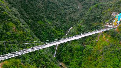宁波五龙潭玻璃桥感觉怎么样,宁波五龙潭风景区玻璃桥
