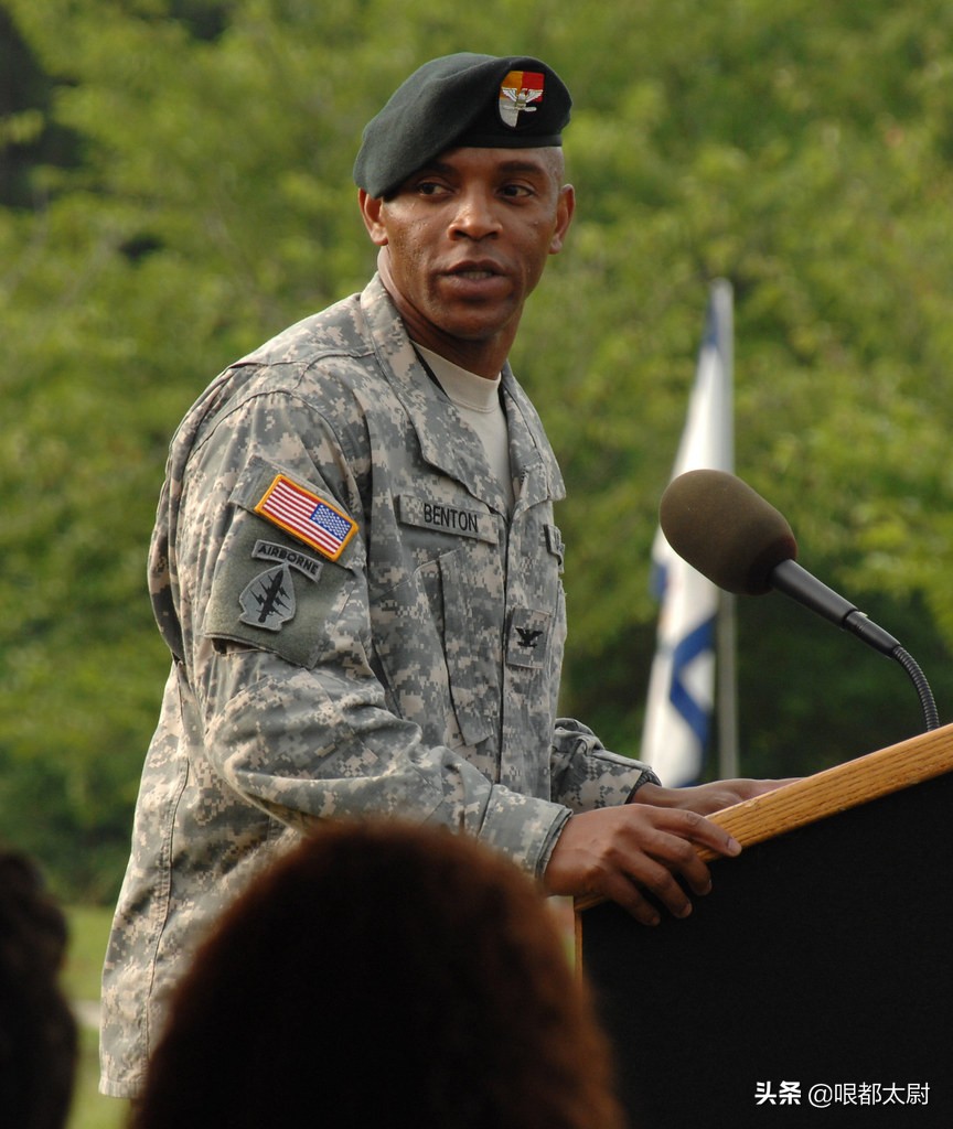 美军现任41名上将，仅2个黑人！美国有色人种参军，升职有多难？