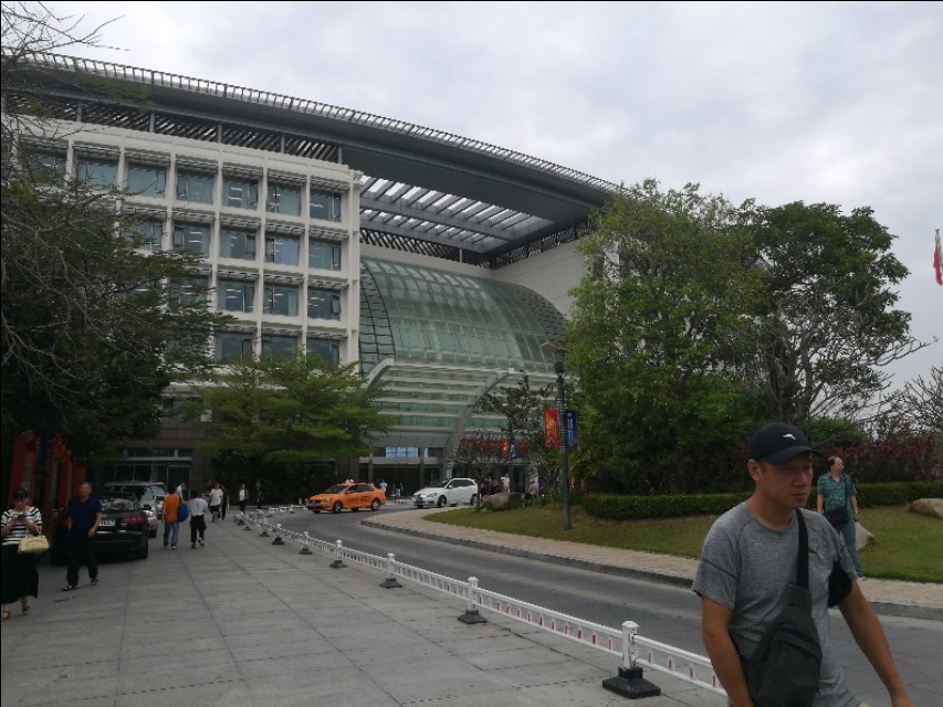 大批候鸟老人到海南三亚养老,海南三亚老人颐养院