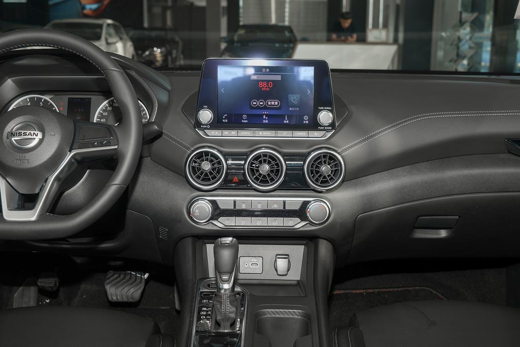 日产轩逸2013年还能卖多少钱,19年日产轩逸现在卖多少钱