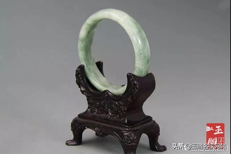 蓝田玉手镯是玉吗,蓝田玉手镯贵不贵