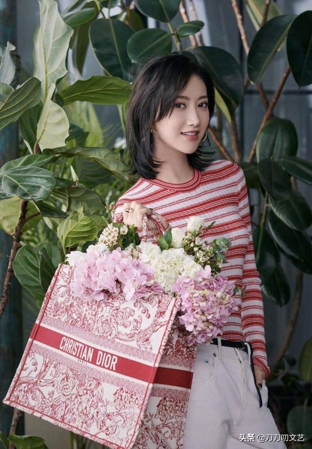 刘雯杨颖跨年,杨颖刘雯同框合作