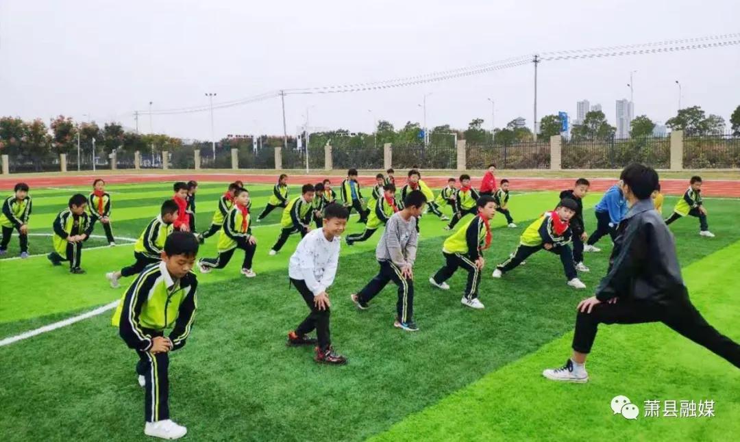 让足球为校园添彩,让足球回归纯粹