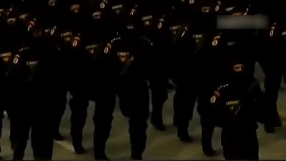 取消摩托车特技后，谁来解释印度阅兵式上的“演算数学题”表演