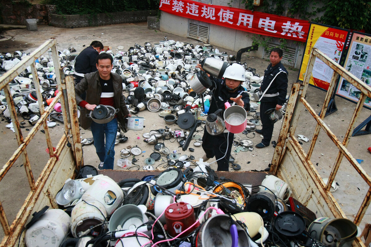 大学宿舍违禁品怎么藏,大学宿舍违禁必备物品清单