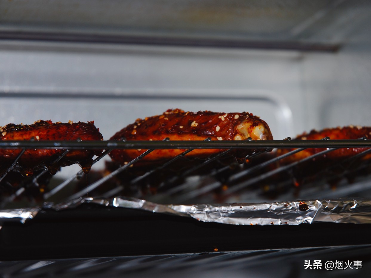 教你做香辣烤翅,怎么用烤箱烤香辣鸡翅