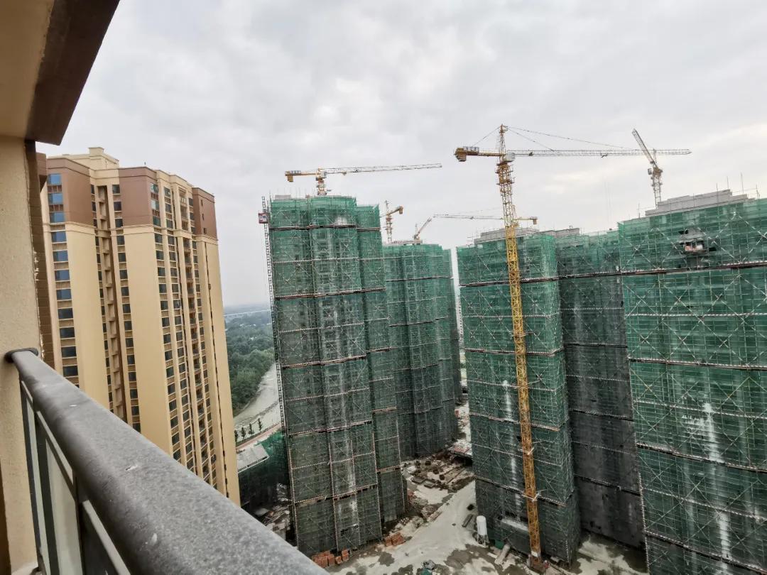 都江堰近10年房价变化,都江堰最大在售带花园的房子