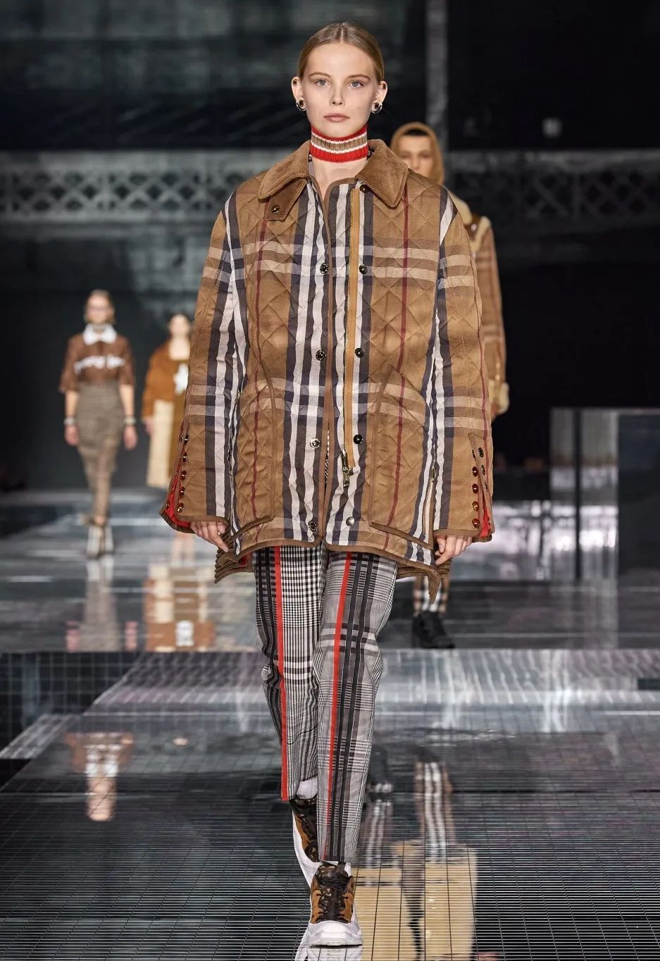 这件奶奶风的「绗缝棉袄」火了，看完我也很想买