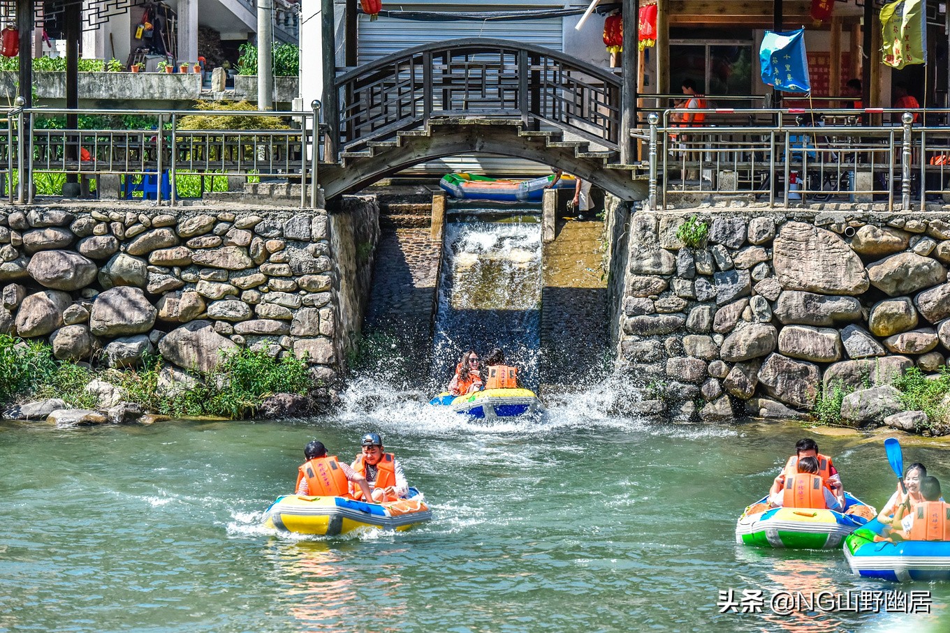 抓住暑假的尾巴峡谷漂流,趁着夏日的尾巴