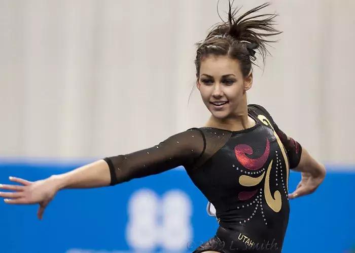 翻滚吧阿信摩托车型号,翻滚吧阿信小混混死了