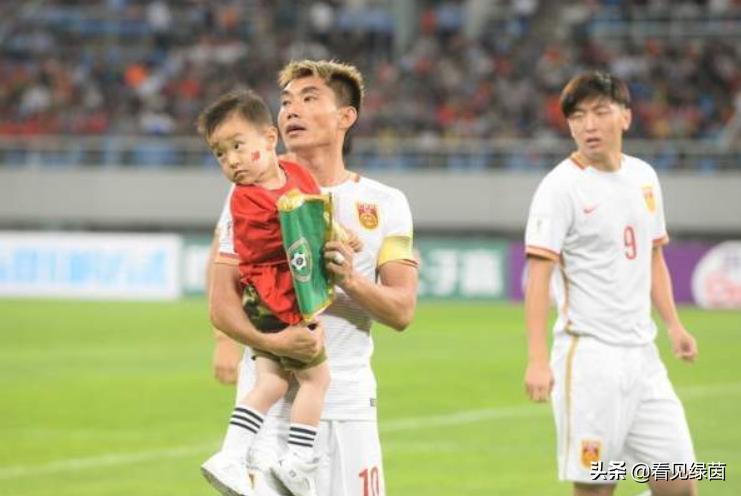 俏皮可爱足球宝贝,足球宝贝最新款