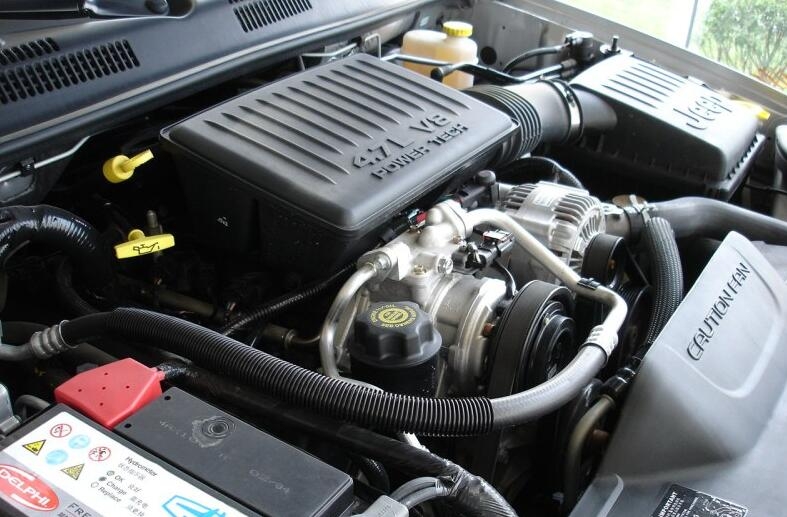 起亚狮跑老款车解释一下,4万多suv二手车