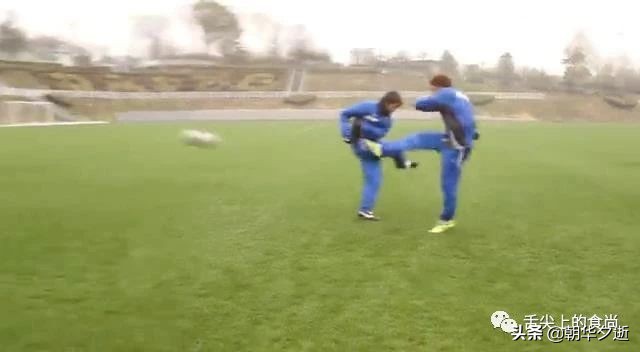 中超惊现足球小将双人射门,足球小将再度破门全集