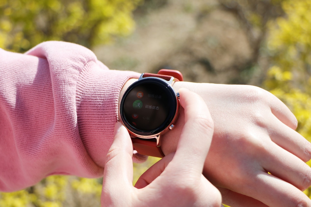 华为watchgt2曜石黑和赤霞橙,华为watchgt2时尚版上手效果
