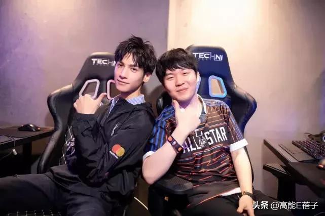 有人问罗云熙保持年轻的秘诀,少年气息如何培养