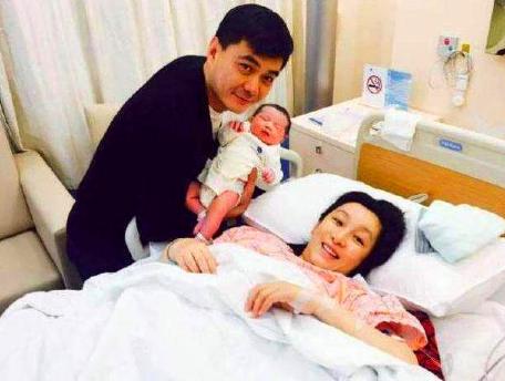 王新军秦海璐虐心片段,秦海璐是怎么和王新军走到一起的