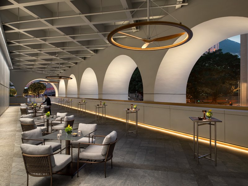 住进这座香港潮牌酒店，像是完成了一趟艺术旅行