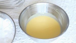 戚风蛋糕蛋黄糊搅拌时有阻力,戚风蛋糕蛋黄糊搅拌手法