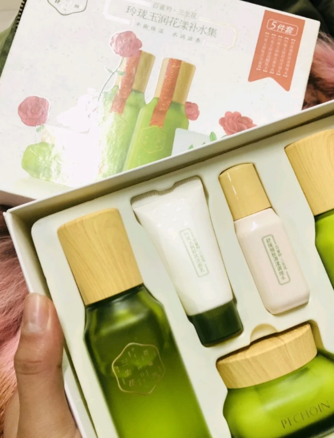 百雀羚水乳哪款适合敏感肌,平价补水保湿水乳推荐ahc