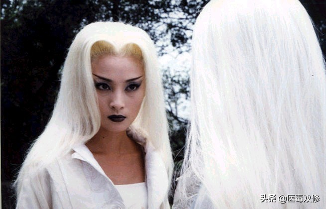 新白发魔女传练霓裳为什么白头,白发魔女练霓裳卓一航一夜白发
