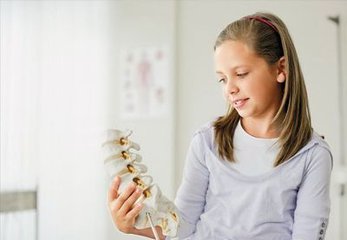 我家的小孩老是感冒怎么回事,我家孩子感冒