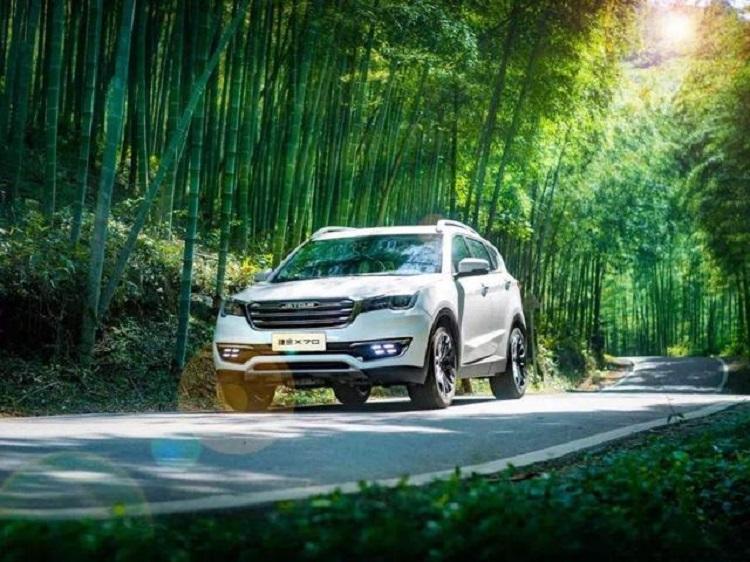 2.0l混动跟1.5t混动哪个更省油,雅阁2.0l对比1.5t哪个省油