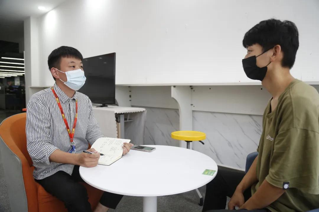 「我爱你，纳杰」乘风破浪勇于挑战