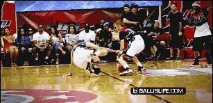 街球大神教授单挑球霸,街球教授晃人技巧