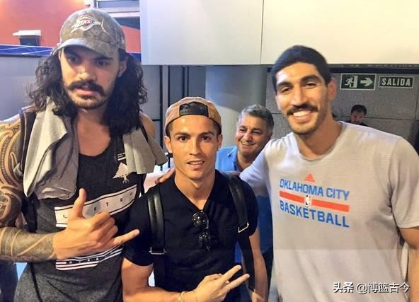 领略NBA球员夸张的身材:伦纳德双手藏球,奥尼尔骑4米摩托