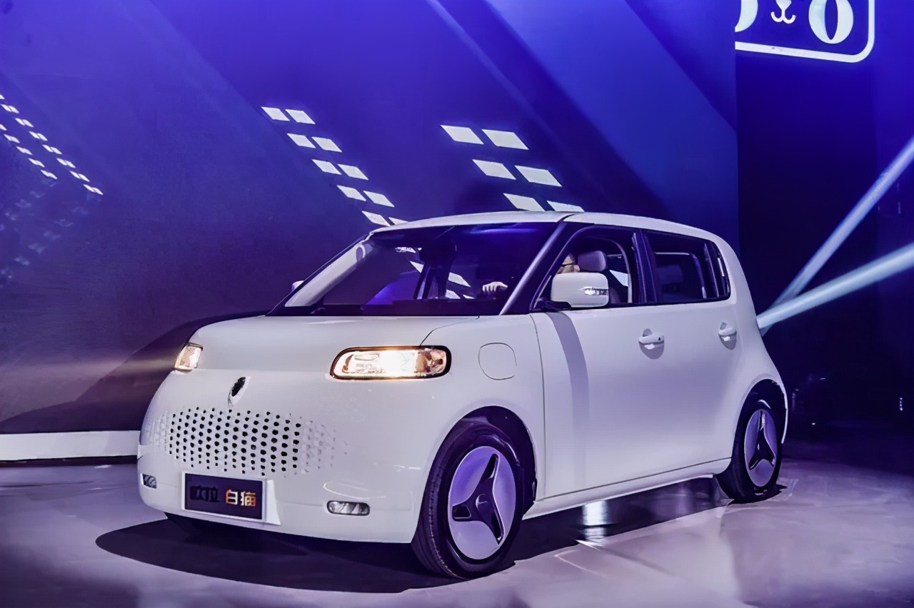 欧拉黑猫和宏光miniev哪个好,欧拉白猫小野猫和宏光miniev