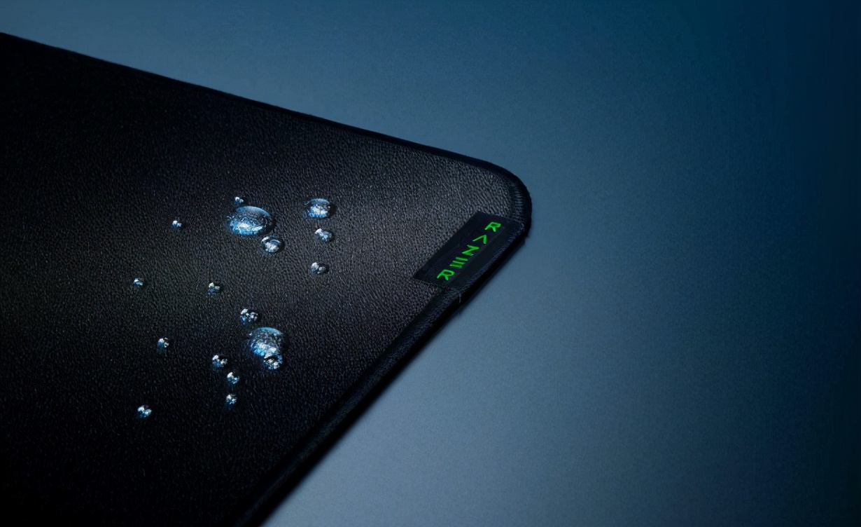 雷蛇凌甲虫游戏鼠标垫快速体验,雷蛇lpl限定款重装甲虫鼠标垫测评