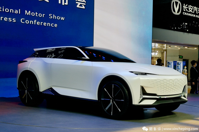 吉利星瑞和高尔夫8哪个更值得买,高尔夫和星瑞