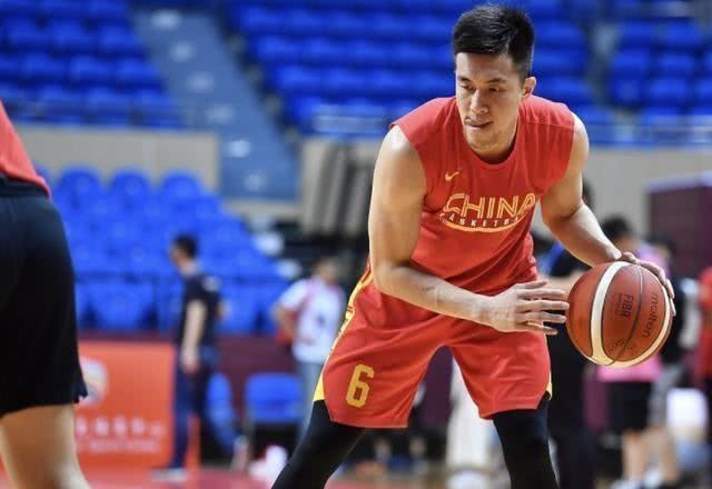 郭艾伦亚洲第一后卫是真是假,郭艾伦球衣真假怎么鉴别