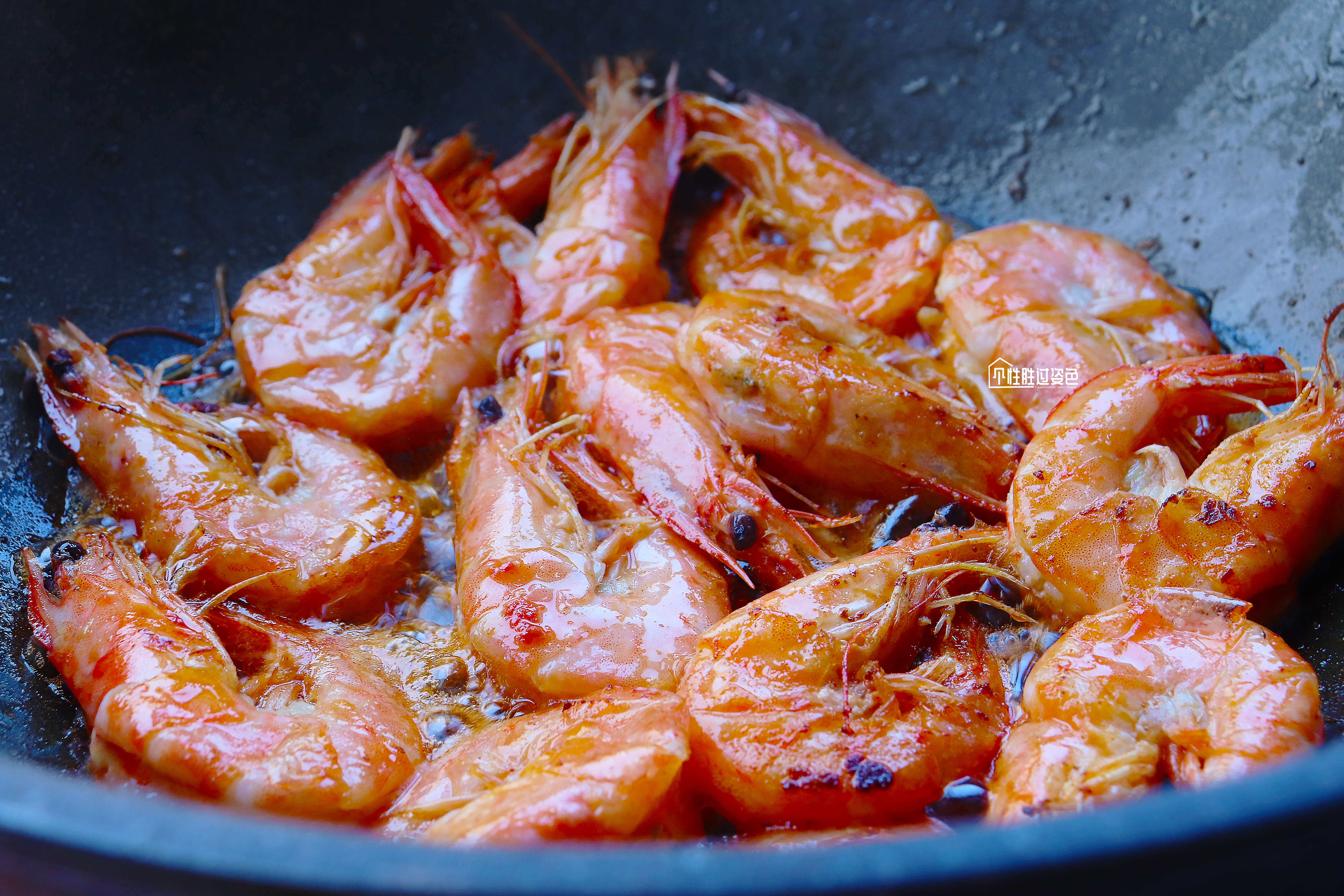 剥皮香辣虾不用炸的做法,这道劲爆香辣虾美味又独特