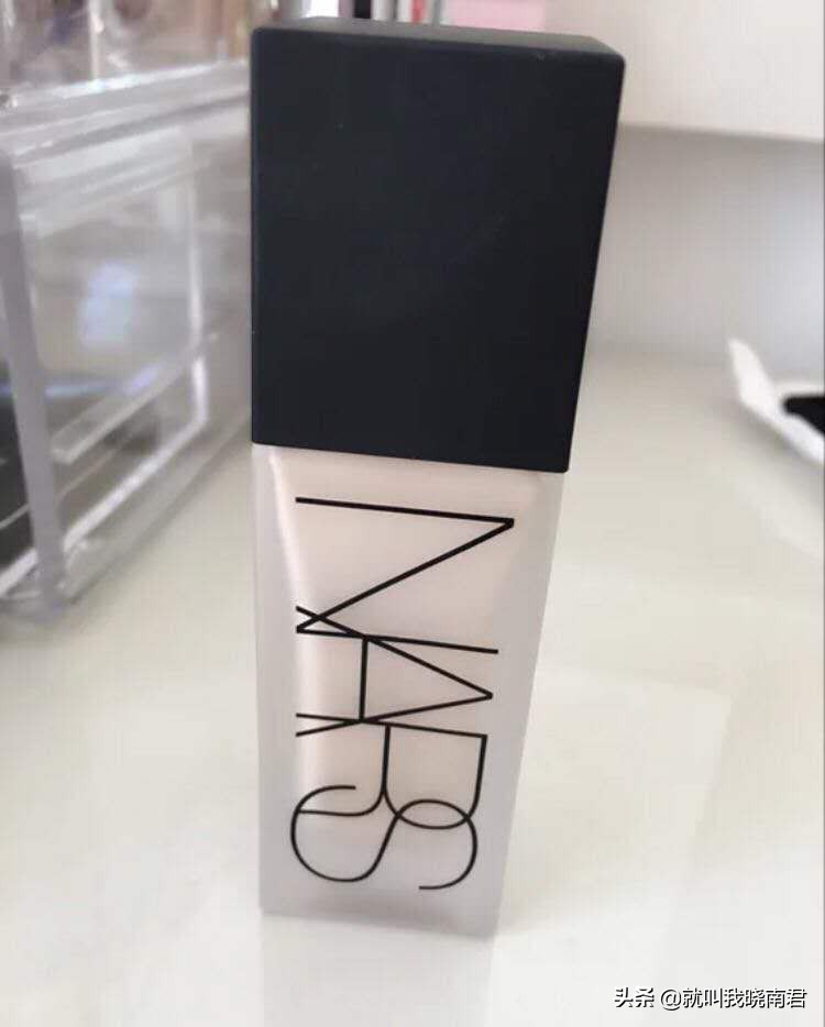 如何挑选适合自己的粉底液颜色,怎样挑选适合自己的粉底液色号