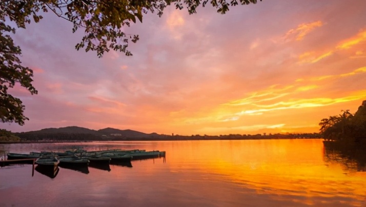 杭州西湖到乌镇旅游攻略,杭州西湖灵隐寺一日游攻略