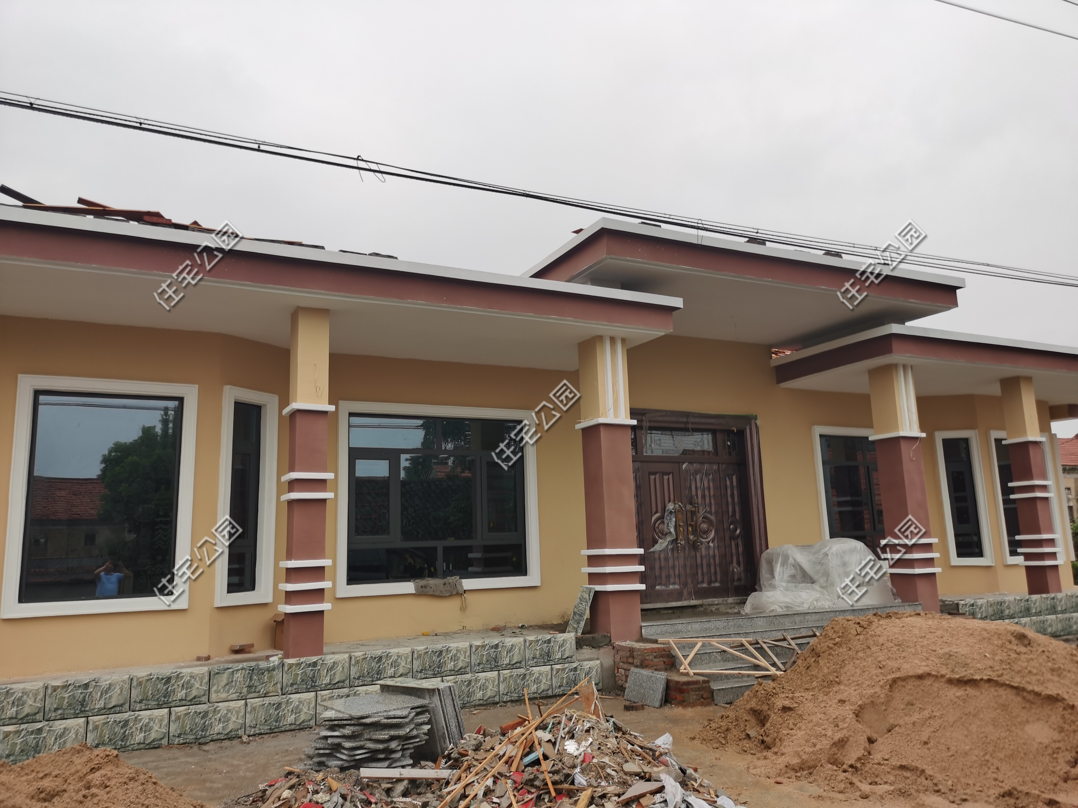 别把一层不当别墅，看看颜先生建的这栋大平层，哪里比楼房差了？