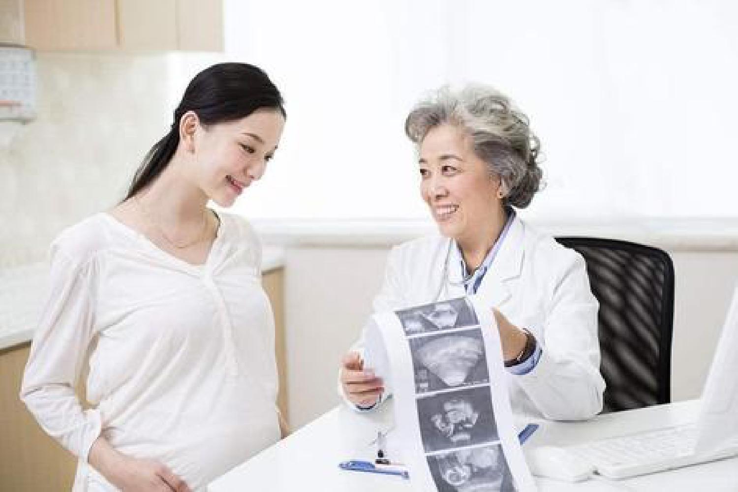 怀孕后做的第一次B超，对妈妈和宝宝都很重要，有四点必须知晓