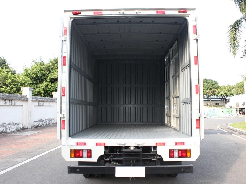 江铃凯运轻卡4米2整车测评,江铃新凯运和老凯运有什么不同