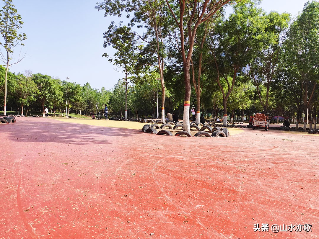 石家庄高新区这座公园，绿草茵茵电船驰行，还有两座别致的网红桥