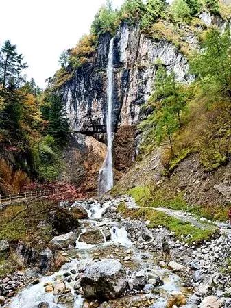 甘肃唯一一个与蒙古国接壤的地区,什么是甘肃独有民族