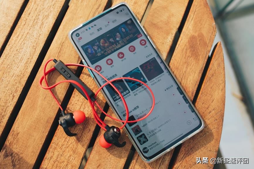 一加8当年出的时候多惊艳,一加8手感