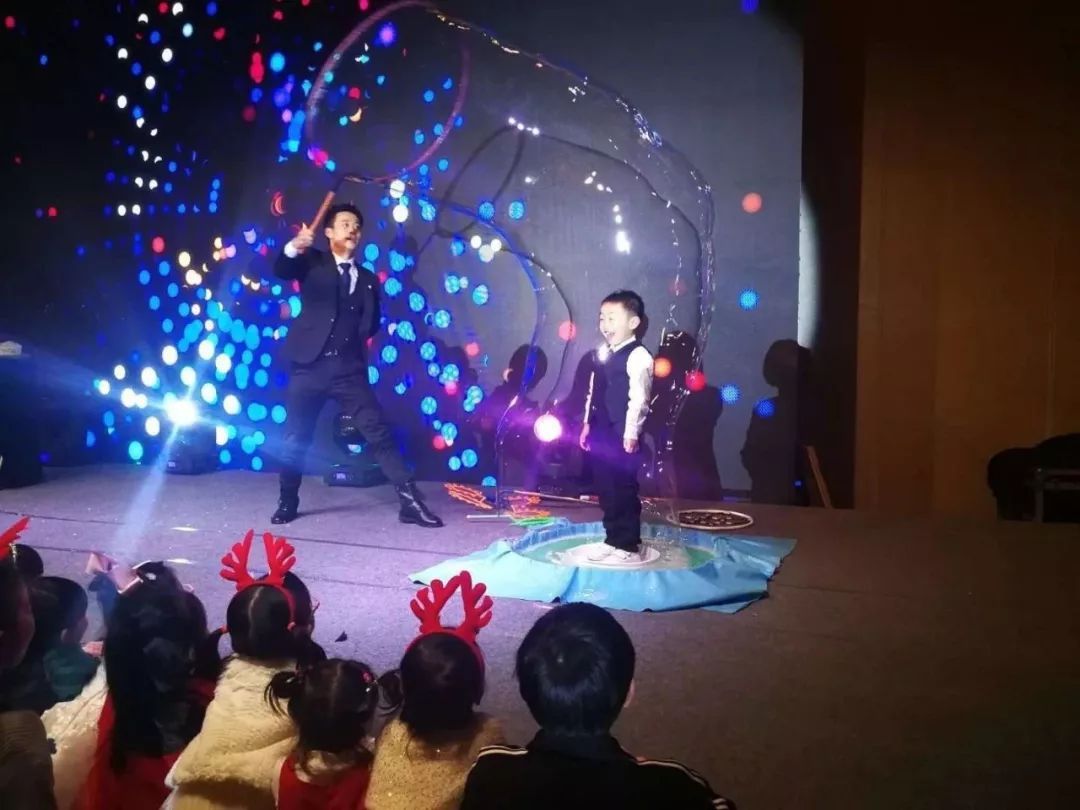 学乐英语亲子嘉年华盛典邀请函，请注意查收