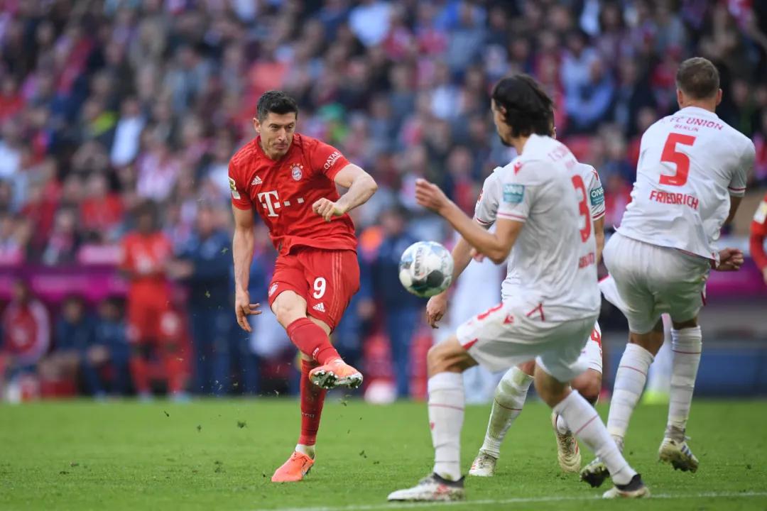 世一锋莱万,世一锋集锦