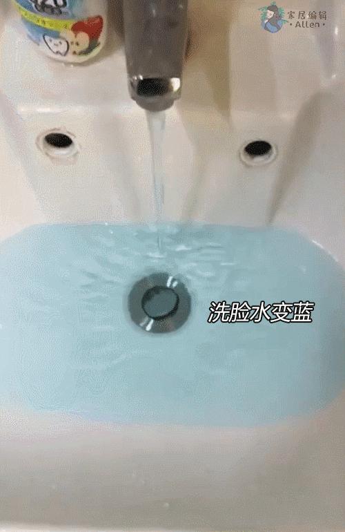 马桶放洁厕剂厨房自来水变成蓝色,马桶放蓝色洁厕宝后漏水