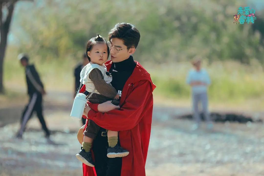 张翰焦俊艳烽烟尽处合体海报,张翰新剧再引争议图文