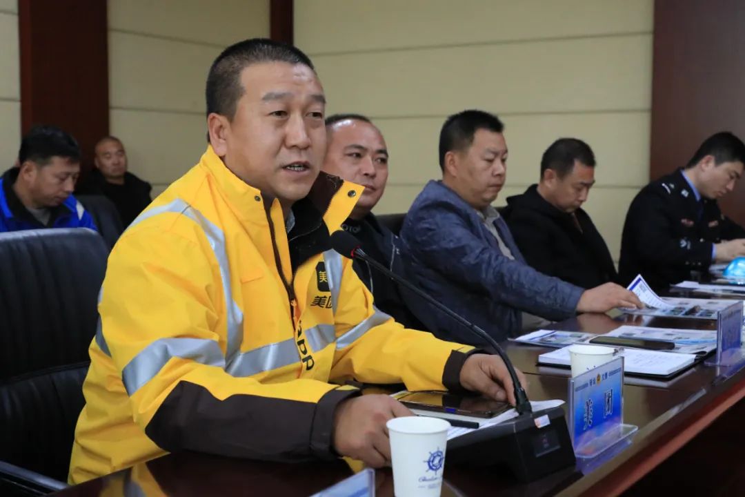 交警中队向人大汇报,晋城交警连心桥