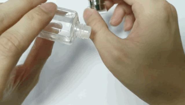 厦门直男没救了？我们邀请了5个帅哥猜化妆品，看完吐出两斤血...