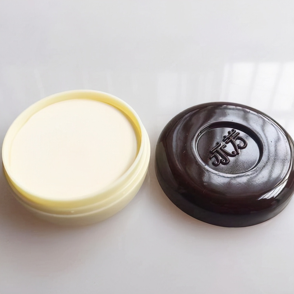 哪款素颜霜不容易暗沉,涂上一整天都不会暗沉的素颜霜